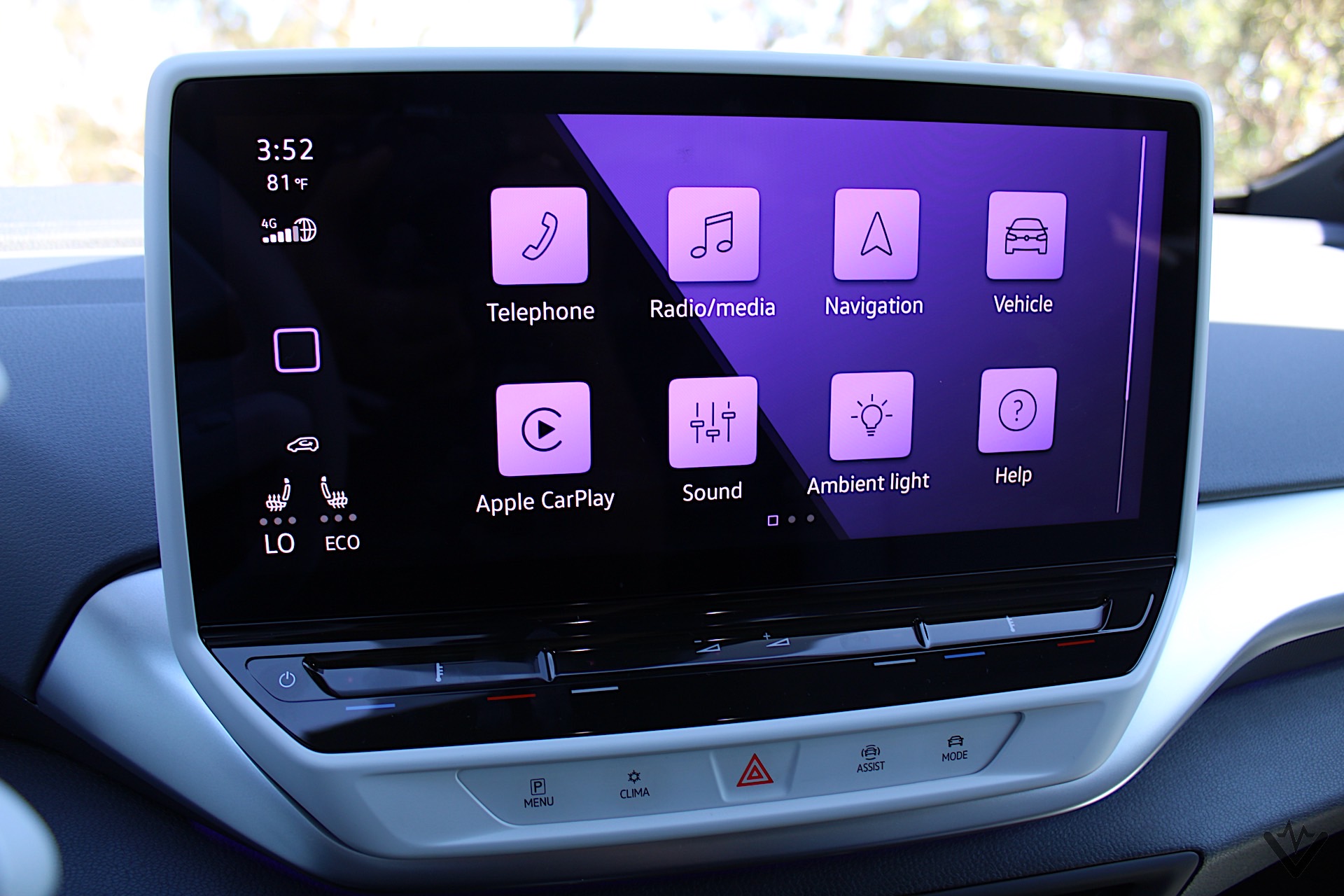 2021 Volkswagen ID4 1st Edition main screen 01 1