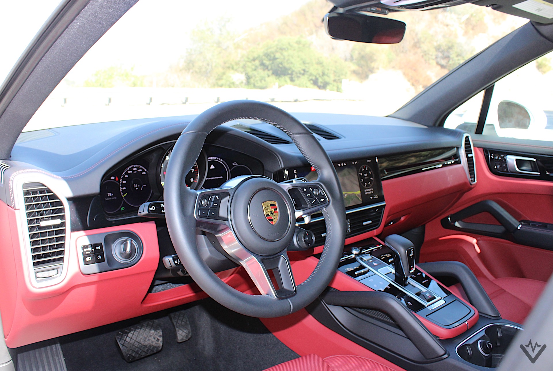 2021 Porsche Cayenne E Hybrid dash 01