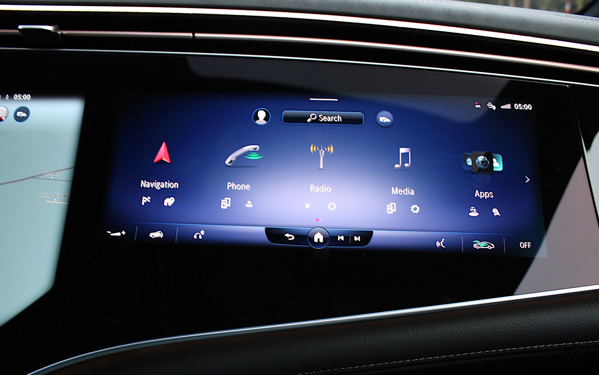2022 Mercedes Benz EQS 450 passenger display 01