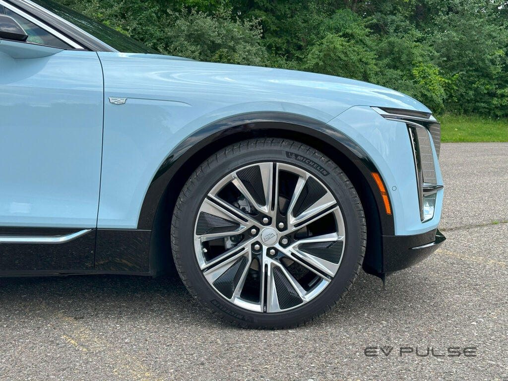 2024 Cadillac Lyriq RWD Luxury 3 20