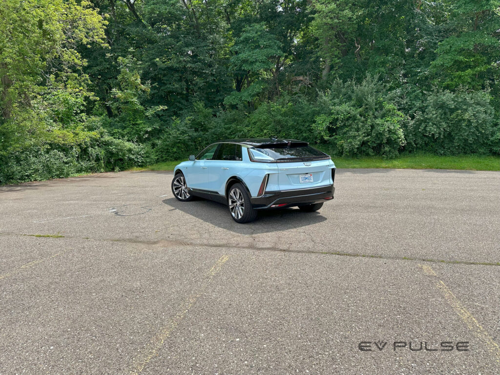 2024 Cadillac Lyriq RWD Luxury 3 32
