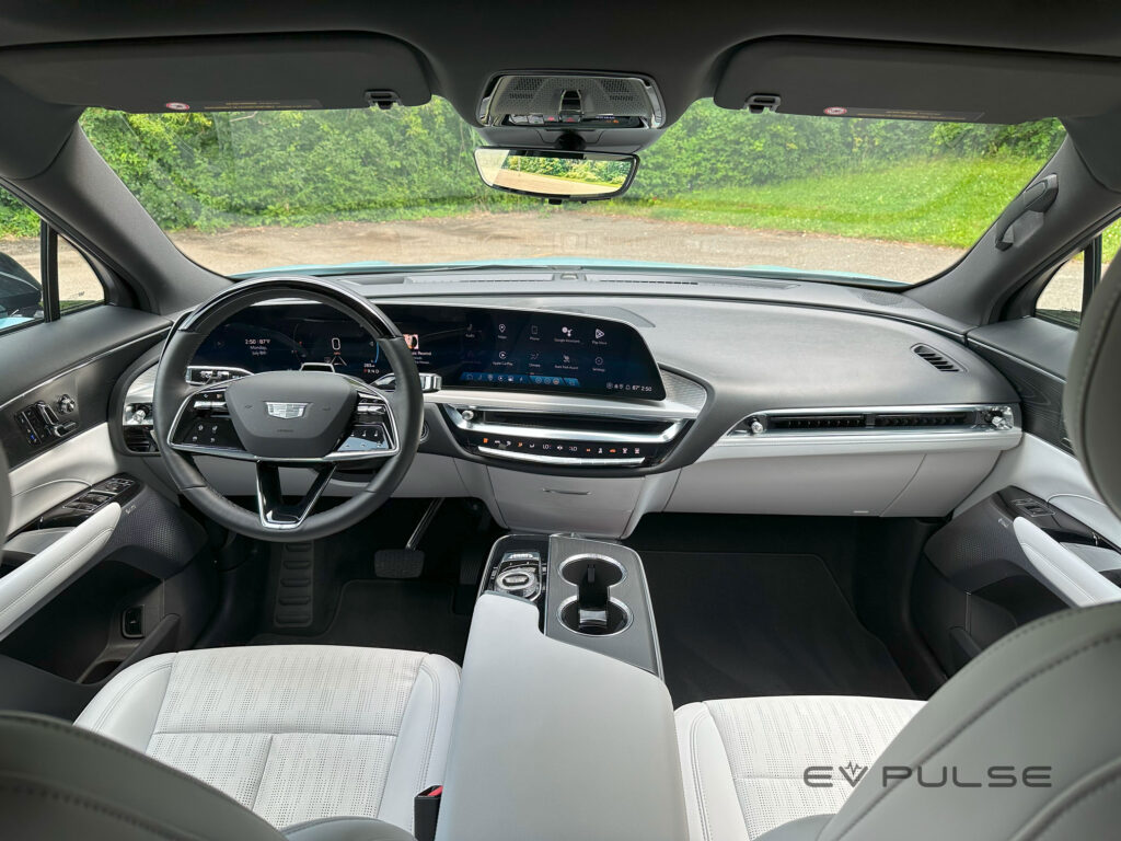 2024 Cadillac Lyriq RWD Luxury 3 43